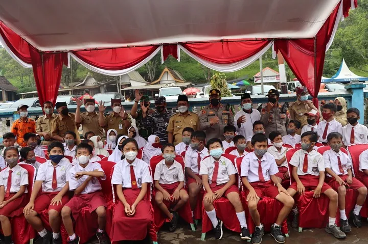 Kebut Vaksinasi Anak, Polresta Banyuwangi Jemput Bola di Rest Area Tamansari
