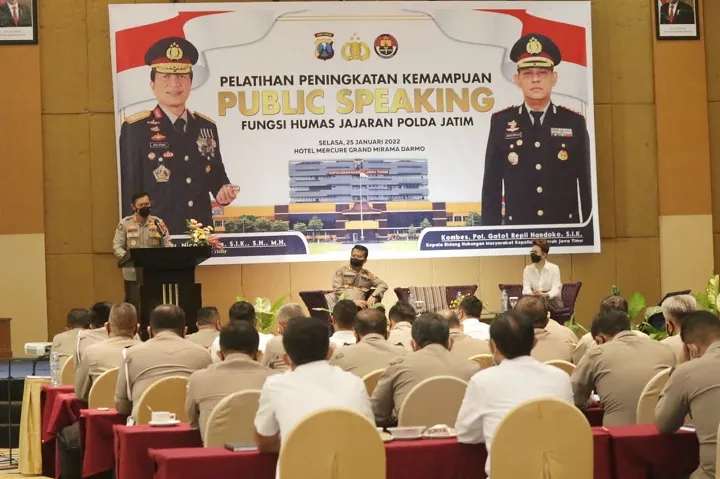 Bidhumas Polda Jatim Gelar Pelatihan Peningkatan Kemampuan Public Speaking