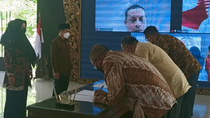 Wujudkan Pemerintahan Bersih, Pemkab Mojokerto Lakukan Penandatangan Perjanjian Kinerja dan Pakta Integritas