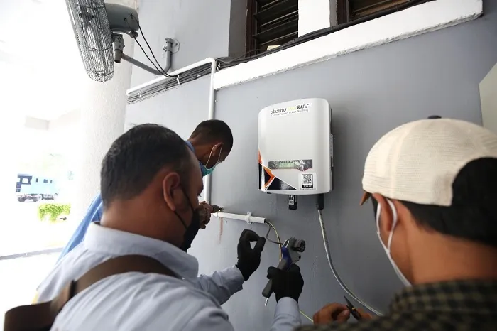 Dorong Surabaya Go Green, Utomo SolaRUV Latih Masyarakat Kembangkan PLTS