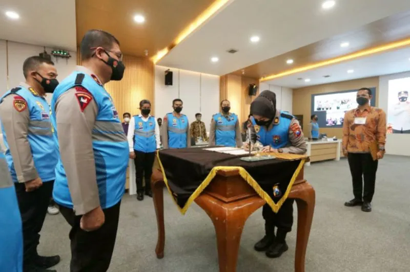 Wakapolda Jatim Pimpin Pakta Integritas dan Pengambilan Sumpah Seleksi SIPSS Tm