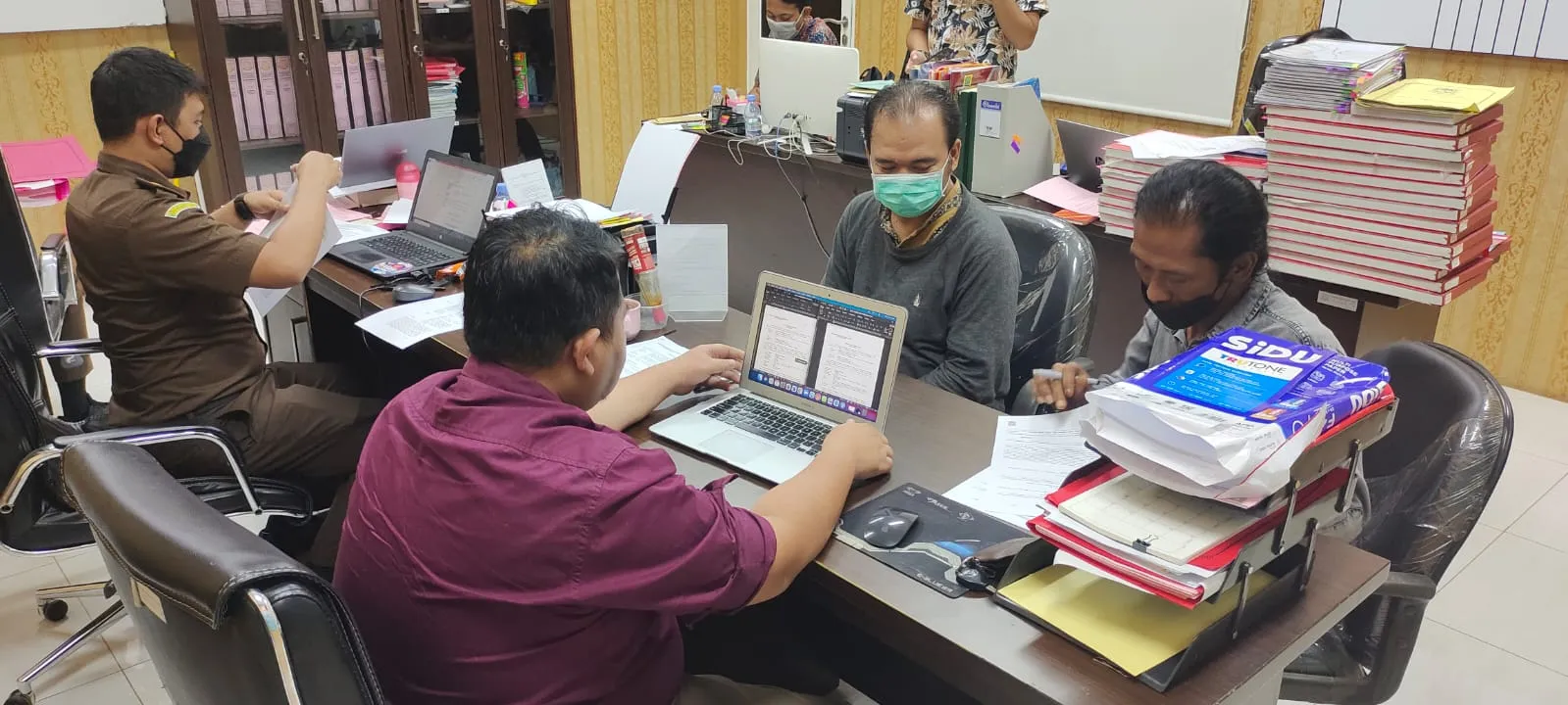 Kejari Kota Mojokerto Tahan Tersangka Korupsi KMK Bank Jatim Mojokerto
