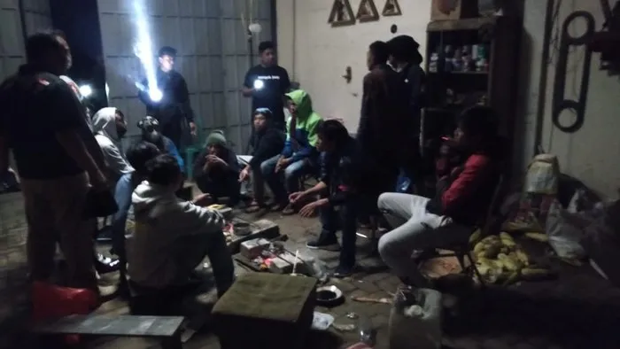 10 Orang Diamankan Tanam Ganja di Lereng Bromo