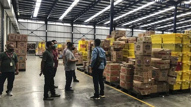 Khofifah Curiga, Ada Penimbun Minyak Goreng di Jatim