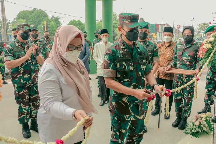 Gedung Makodim Hibah dari Pemkab Gresik Diresmikan Pangdam V Brawijaya