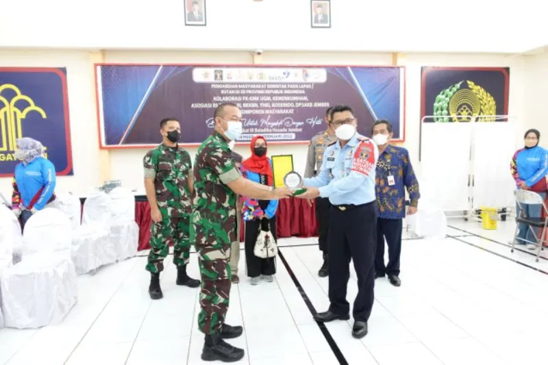 Alumni FK KMK UGM Gandeng BKKBN dan Mitra Kerja Gelar Bakti Kesehatan Gratis