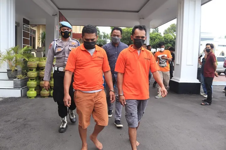 Satreskrim Polres Pasuruan Bekuk Penjual LPG Oplosan dan Pelaku Pencurian Mobil Pikap