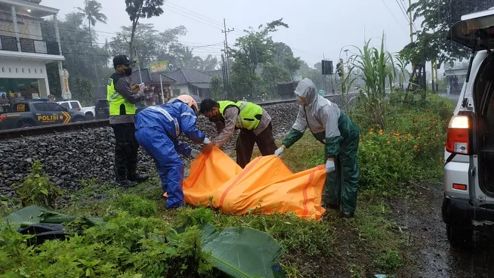 Tertabrak KA di Perlintasan Tanpa Palang Pintu, Remaja di Blitar Tewas