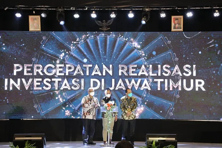 Kasus Harian Covid-19 Meningkat Tajam Dibandingkan di 2021, Gubernur Khofifah Minta Percepat Vaksinasi