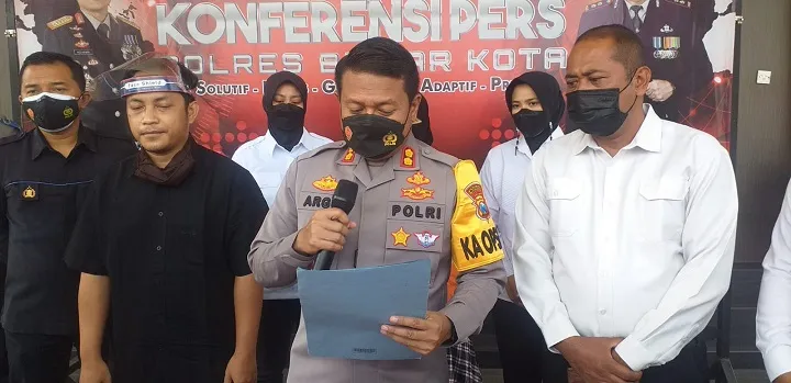 Tersangka Kasus Dugaan Penyelewengan Dana Desa dan ADD, Dilimpahkan ke Kejari Blitar