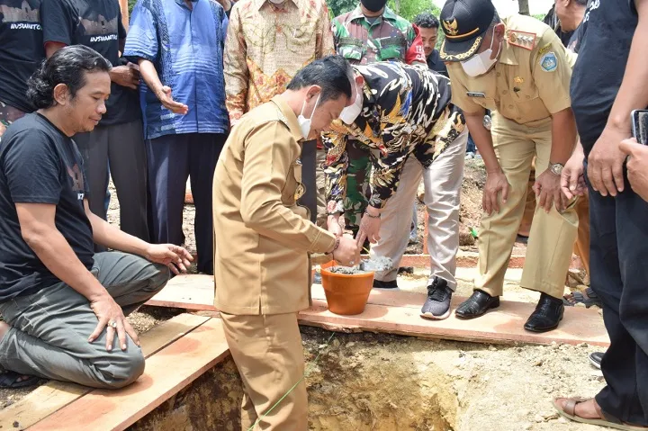 Baca juga : Direkonstruksi, Makam Ibu Kandung Gajah Mada Menjadi Kawasan Representatif