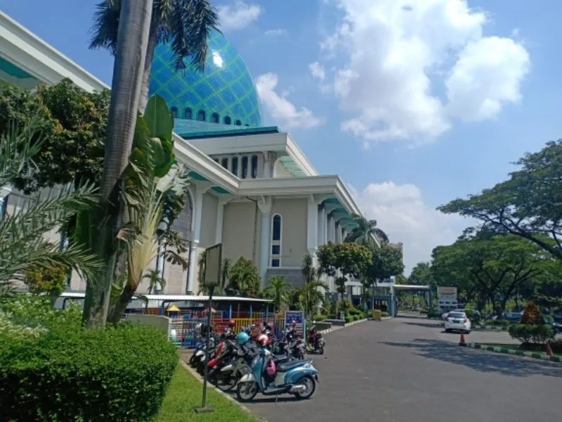 Baca juga : Surabaya PPKM Level 1, Shaf Shalat di Masjid Al Akbar Surabaya Boleh Rapat