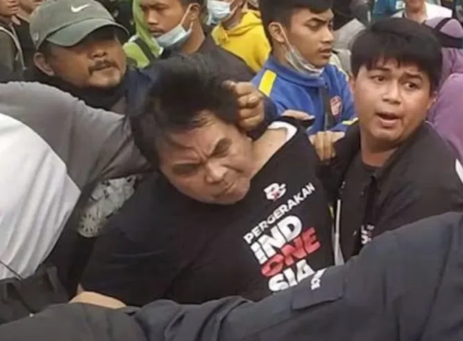 "Ade Armando, Memprihatinkan, Negara lebih Memprihatinkan"