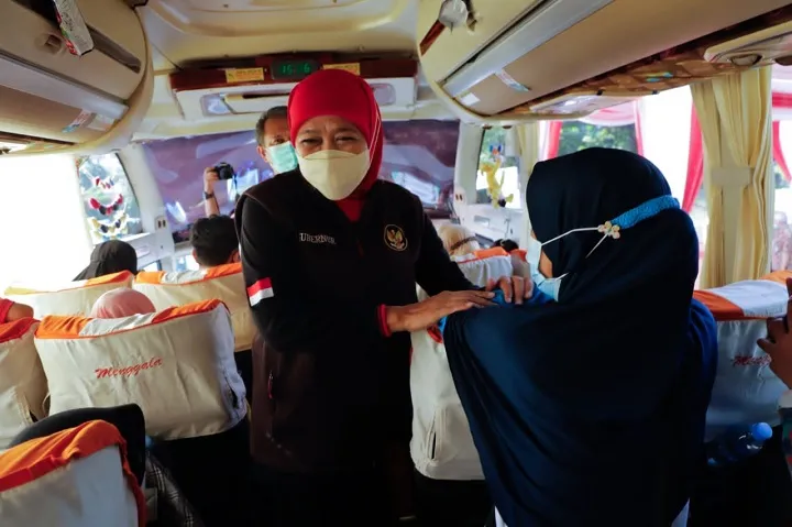 Khofifah Berlakukan Random Swab Check Bagi Pemudik