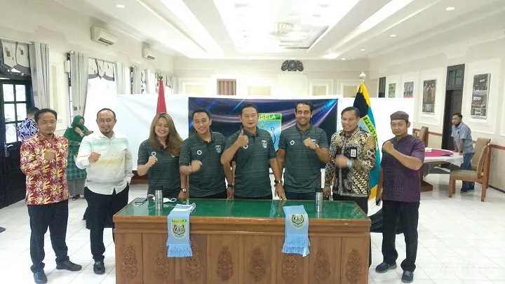 Persiapan Kompetisi Musim Depan, Persela Tunjuk Owner Belikopi sebagai Manager