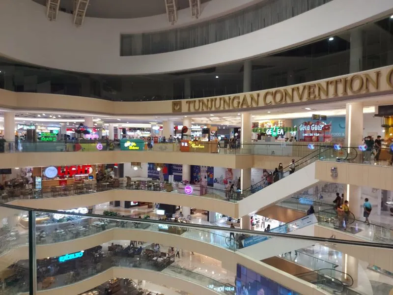 Seminggu Pasca Dilalap Api, Bau Gosong masih Tercium di Tunjungan Plaza