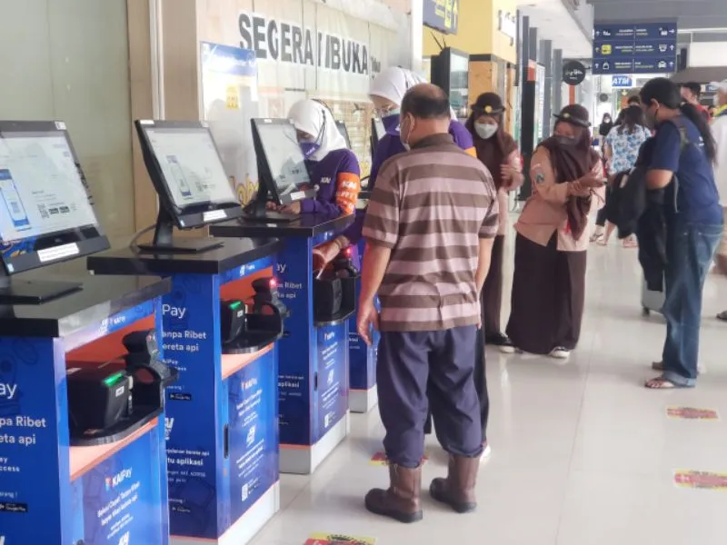 Stasiun Gubeng Surabaya Mulai Ramai Penumpang