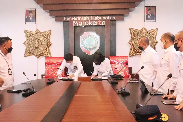 Tangani Banjir, Pemkab Mojokerto dan BBWS Tandatangani MoU