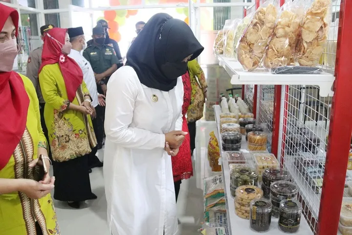 Resmikan Gedung Kopwan Bina Mandiri, Bupati Mojokerto Harapkan Koperasi Jadi Pusat Ekonomi Masyarakat