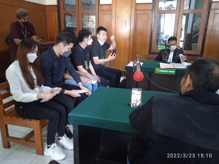 Cemburu Pacarnya Diapeli Pria Lain, Mahasiswa Pukul Temannya