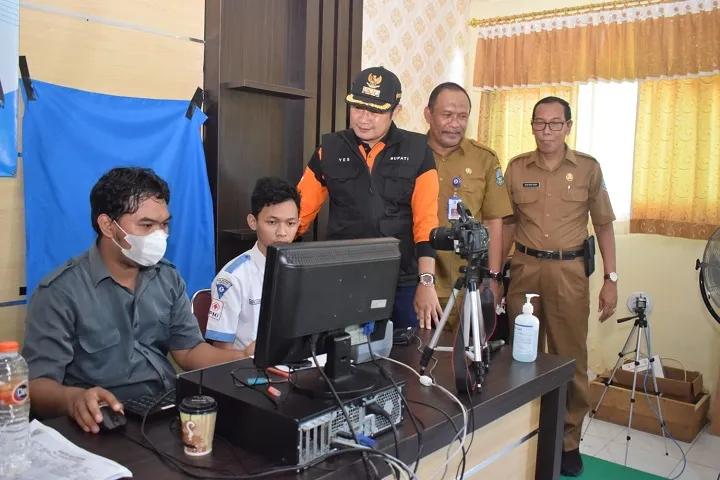 Pastikan Pelajar Terekam e-KTP, Dukcapil Lamongan Jemput Bola