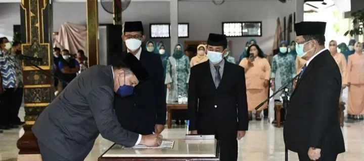 Bupati Tulungagung Lantik Ratusan ASN