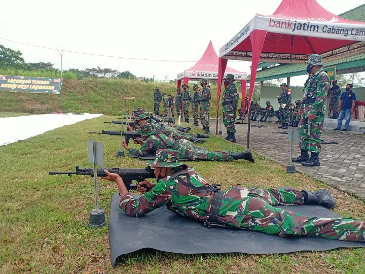 Asah Kemampuan Tempur Prajurit, Kodim 0812 Gelar Latihan Menembak