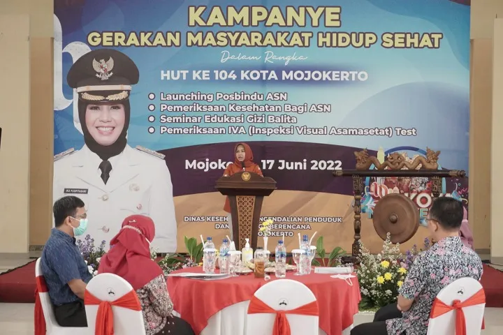 Tingkatkan Derajat Kesehatan ASN, Ning Ita Launching Posbindu