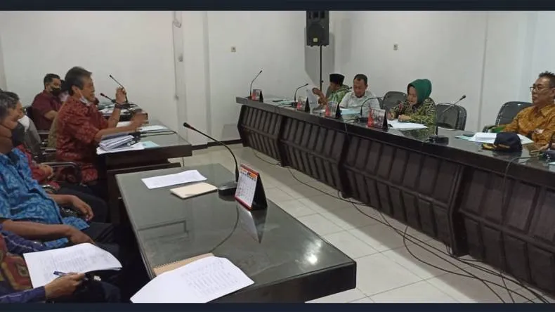 Komisi C DPRD Kota Kediri Usulkan Seragam Sekolah Gratis