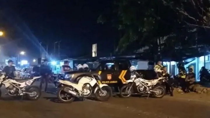 Anak Kiai Jombang, Dikepung Petugas, Lolos!