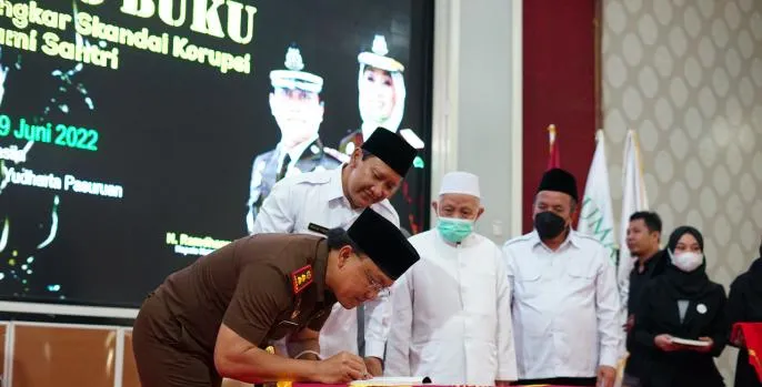 Kejari Kabupaten Pasuruan Luncurkan Buku
