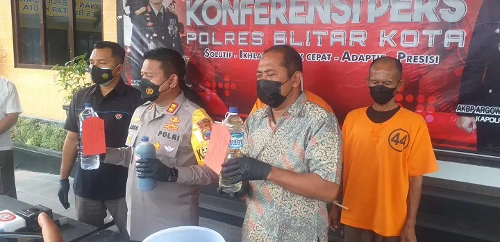 Dua Pemuda Tewas Usai Pesta Miras Oplosan, Sementara Penjual Diamankan Polres Blitar Kota