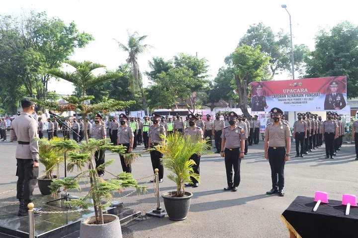 Kapolres Pasuruan Kota Pimpin Upacara Kenaikan Pangkat Periode TMT 1 Juli 2022