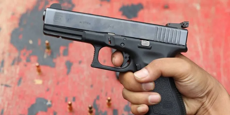 "Pistol Glock 17, Senjata Tempur untuk Bunuh.."