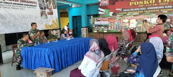 Pelatihan Pembuatan Kue Hiasi Program TMMD ke 114 Kodim 0816/Sidoarjo