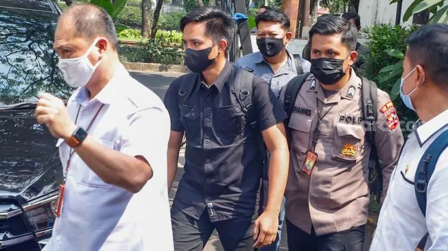 Bharada E, Dijanjikan Uang Besar