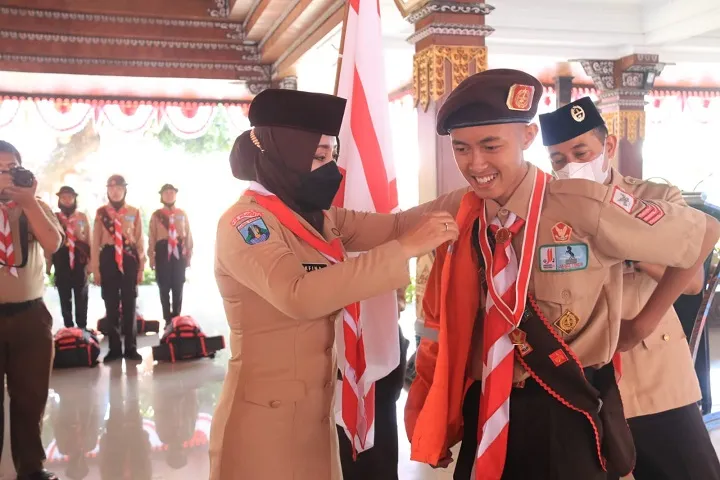 Bupati Mojokerto Lepas Kontingen Pramuka Kwartir Cabang Kabupaten Mojokerto Ikuti Jambore Nasional