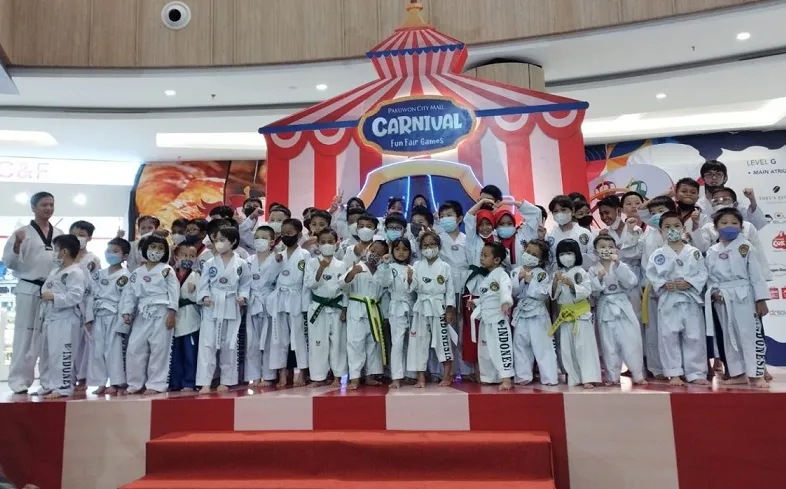 Jaguar Taekwondo Surabaya Raih Juara Umum Kedua di Ajang Kejurnas