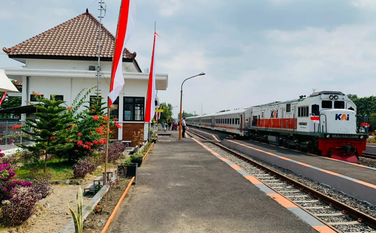 Mulai Hari Ini, Pengguna KA yang Baru Vaksin Dosis Dua Wajib PCR