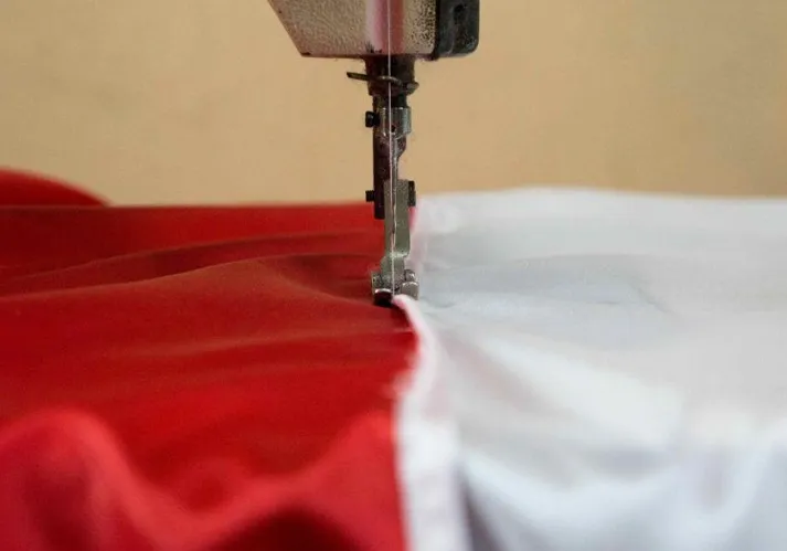 Peringati HUT RI ke-77, 77 Penjahit di Banyuwangi Produksi Massal 17.822 Bendera Merah Putih
