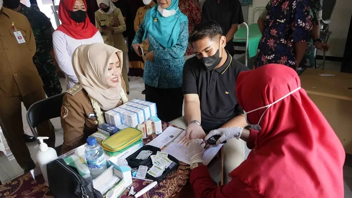 Pemkab Mojokerto Gelar Gebyar Posbindu dan Vaksinasi