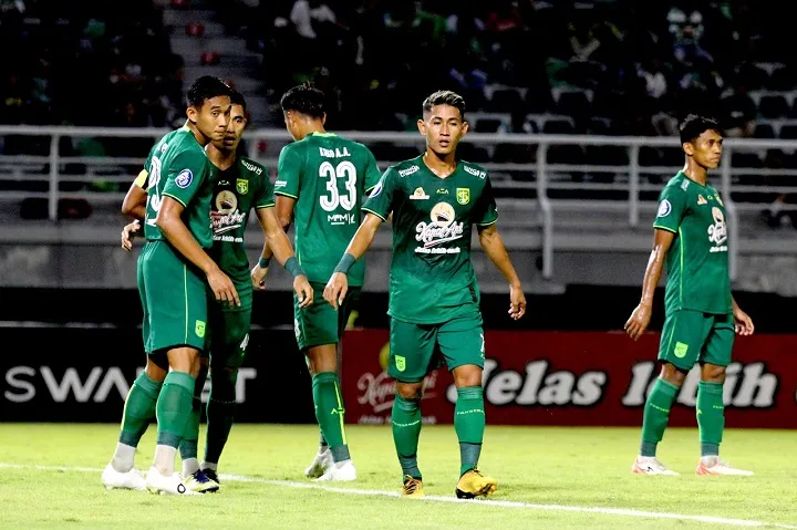 Persebaya di-Voor 1 Bola