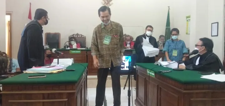 Saksi Mahkota Berikan Keterangan