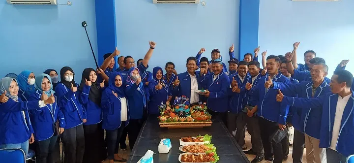 Rayakan Ultah Partai, Demokrat Lamongan Gelar Bakti Sosial hingga Bola Voly