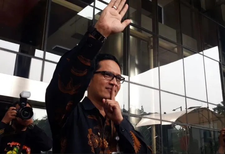 Sambo "Dibuang" Hotman, Dipungut Eks Jubir KPK