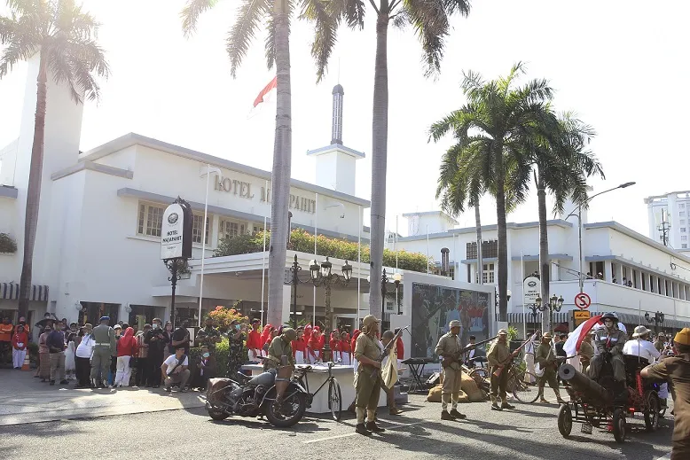 Meriah, Drama Musikal "Berkibarlah Benderaku" Sukses Digelar di CFD Jalan Tunjungan