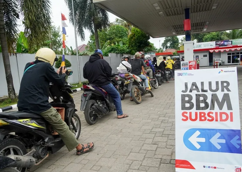 Laju Konsumsi Melonjak, Pemerintah Tambah Kuota Pertalite dan Solar