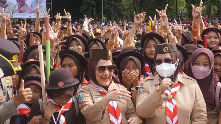 Pendopo Pemkab Bojonegoro Dipenuhi Karangan Bunga