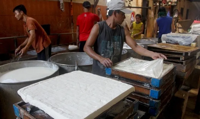 Harga Kedelai Mahal, Produsen Tahu Perkecil Ukuran Tahu