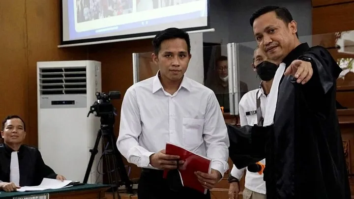 Pengacara Para Terdakwa Adu Strategi